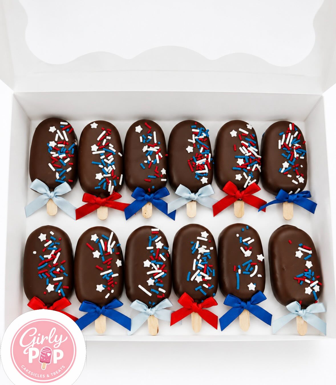 Holiday themed cake pops