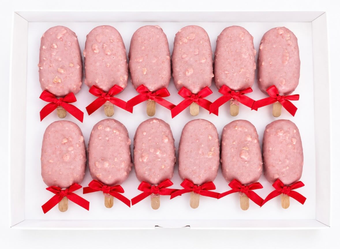 Strawberry shortcake cakesicles